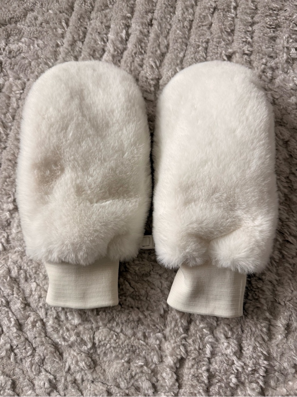 Plush Faux Fur Spa Mitts - Ivory
